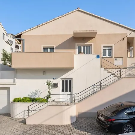 Apartment Dante Podstrana